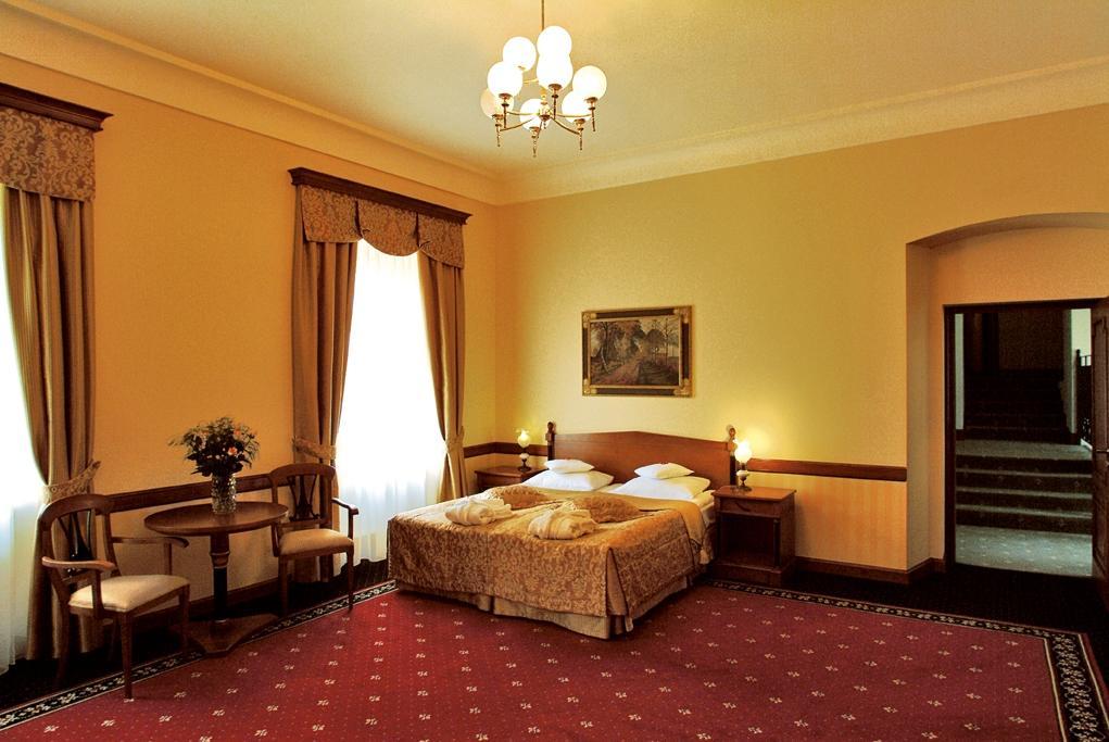 Hotel Zamek Na Skale à Trzebieszowice Extérieur photo